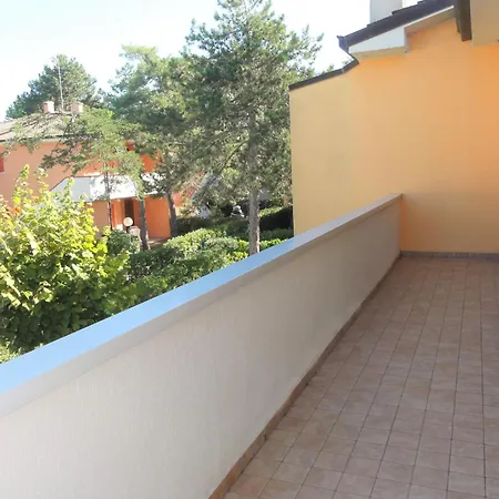 Cozy Flat In A House With Pools