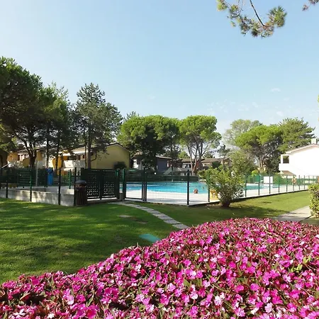 Cozy Flat In A House With Pools 公寓 比比翁